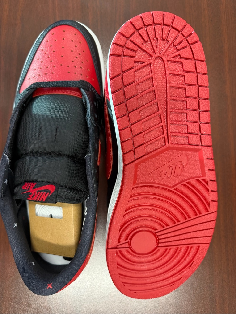 Jordan 1 OG Low BRED 10.5 - Picture 3 of 8